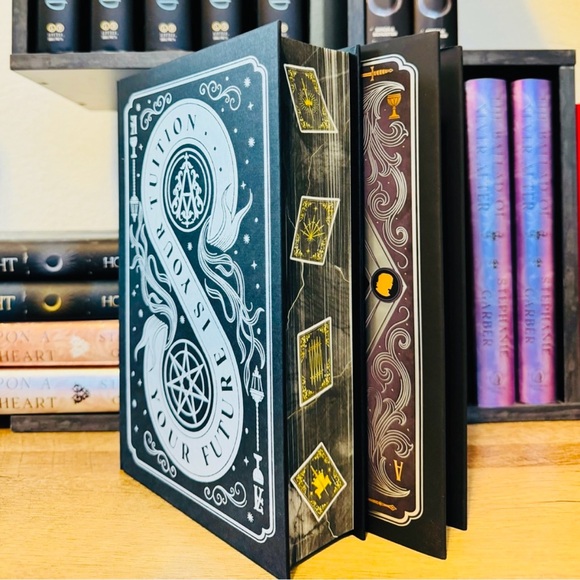 Fairyloot Exclusive Edition Arcana Academy by Elise Kova